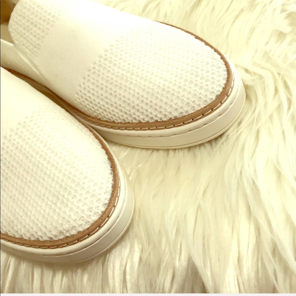 UGG Men's Shoes Size 11 - Picture 6 of 8